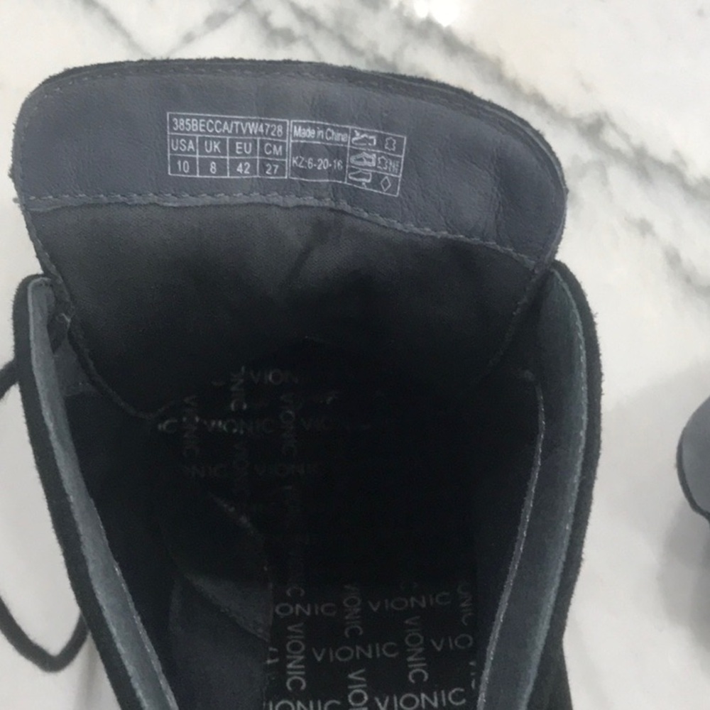 Vionic boots - Picture 6 of 7